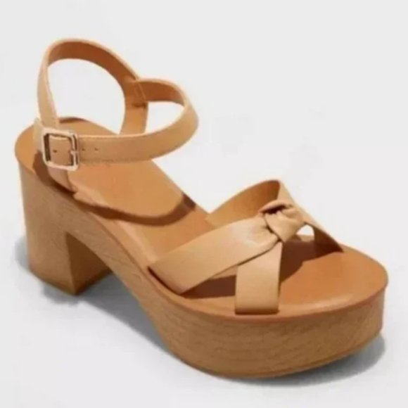 Women's Valerie Platform Heels Tan- Universal Thread™ 11 - Picture 1 of 10